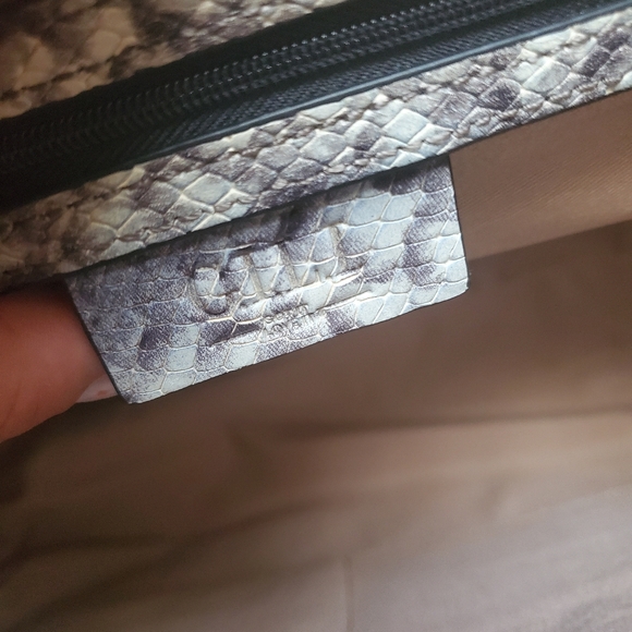 Gili Exotic Python snake print genuine leather handle, shoulder bag WOMEN'S - Picture 13 of 16